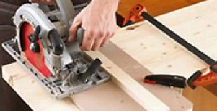 Segare a misura un ripiano in legno